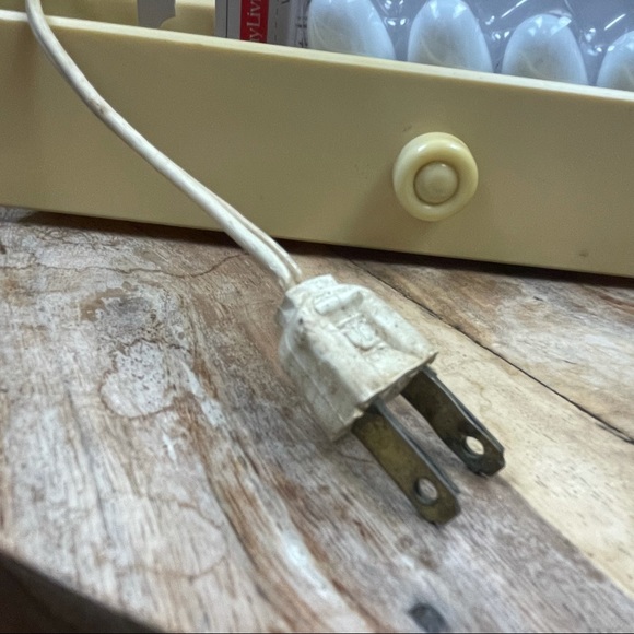 Vintage l 60s Femme-Lite Oval Hollywood Glamour Gal Pinup Lighted Vanity Mirror - Picture 12 of 14